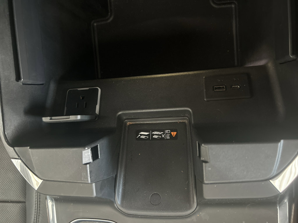 Used 2023 Chevrolet Silverado 1500 High Country w/ Technology Package image 34