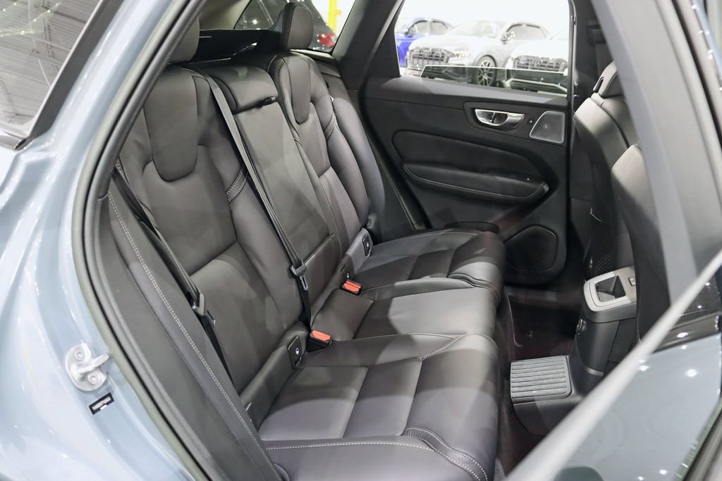 Used 2023 Volvo XC60 T8 Ultimate w/ Climate Package AWD/4WD image 32
