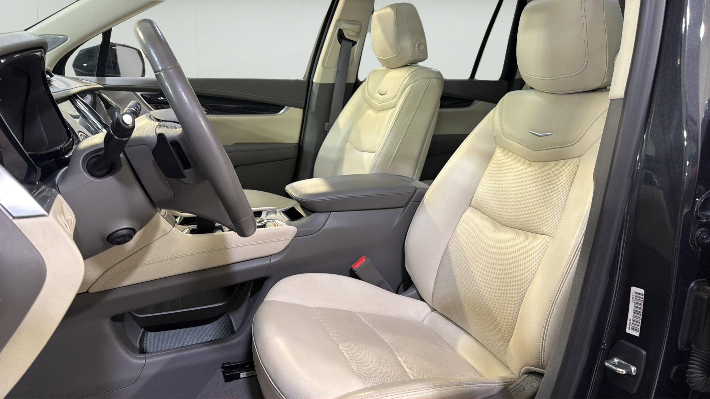 Used 2023 Cadillac XT6 Premium Luxury FWD image 11