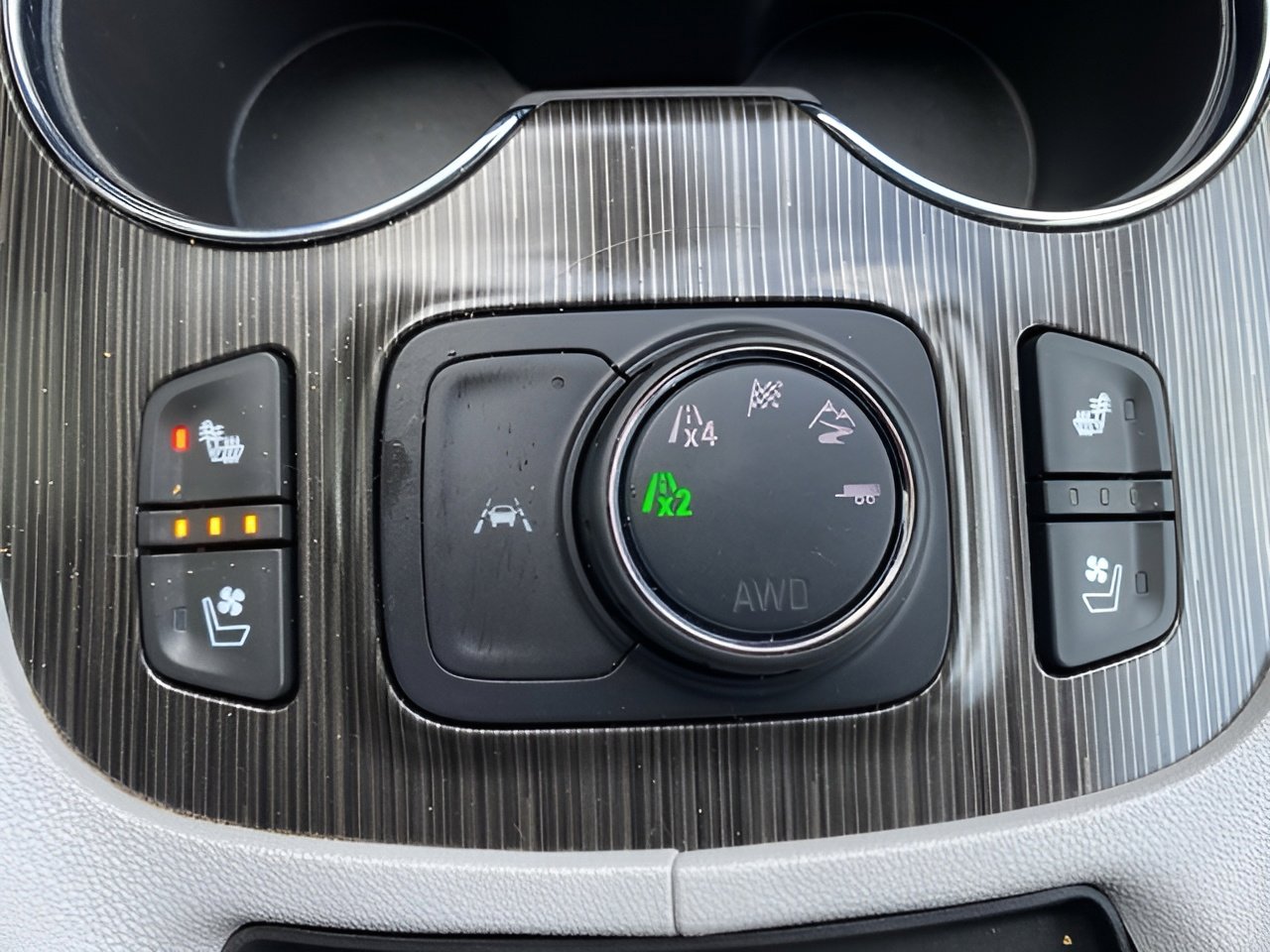 Used 2023 GMC Acadia SLT w/ Preferred Package image 28