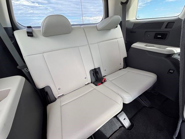 Used 2025 Hyundai Santa Fe Calligraphy image 17