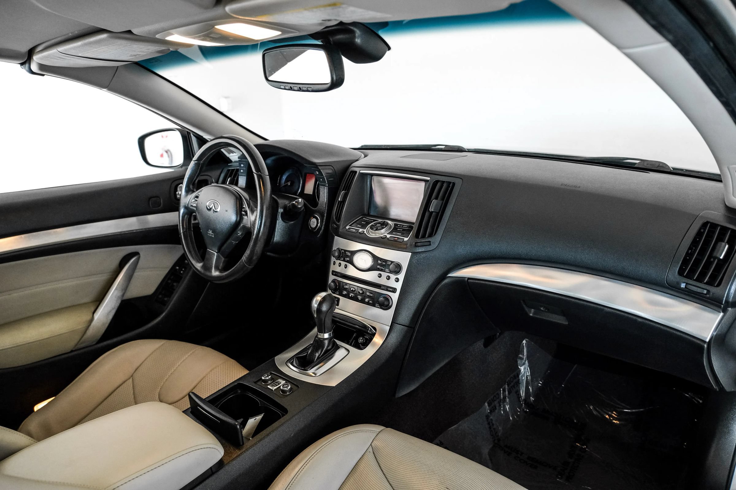 Used 2009 INFINITI G37 Convertible w/ Premium Pkg RWD image 11
