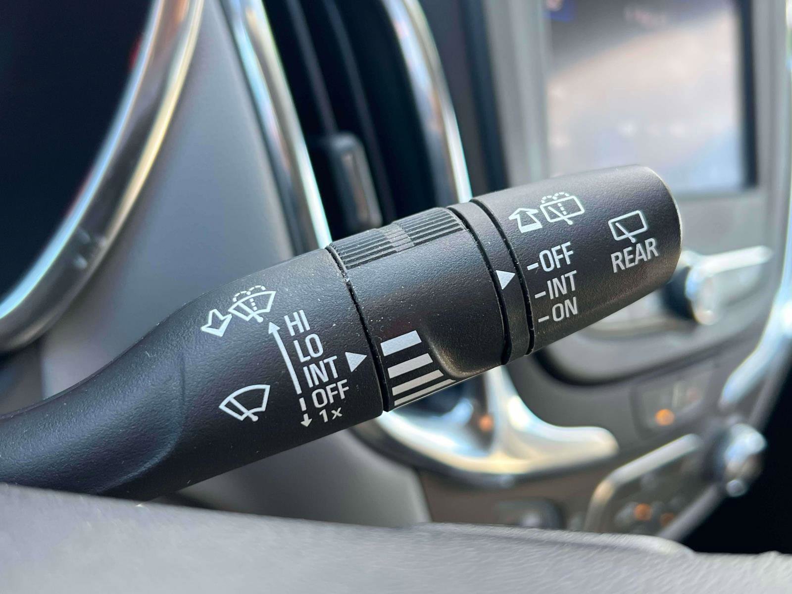 Used 2024 Chevrolet Equinox LS w/ LS Convenience Package image 18