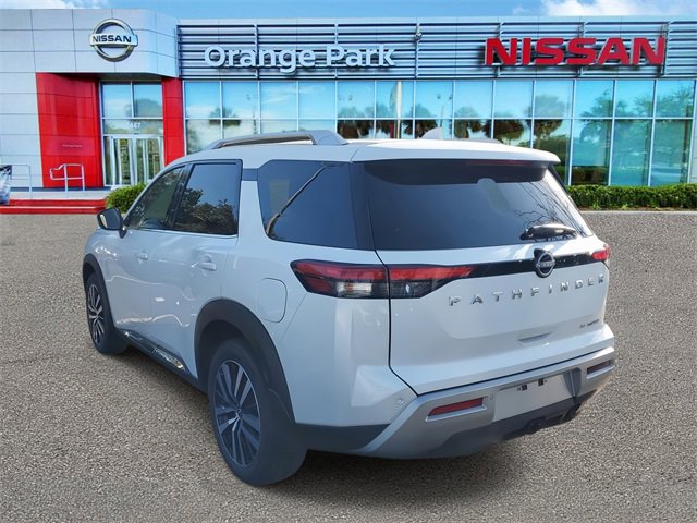 New 2025 Nissan Pathfinder Platinum image 3