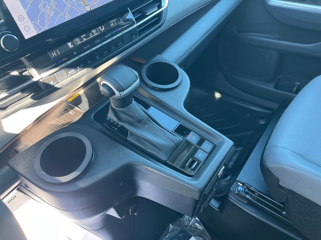 Used 2023 Toyota Sienna XLE image 26
