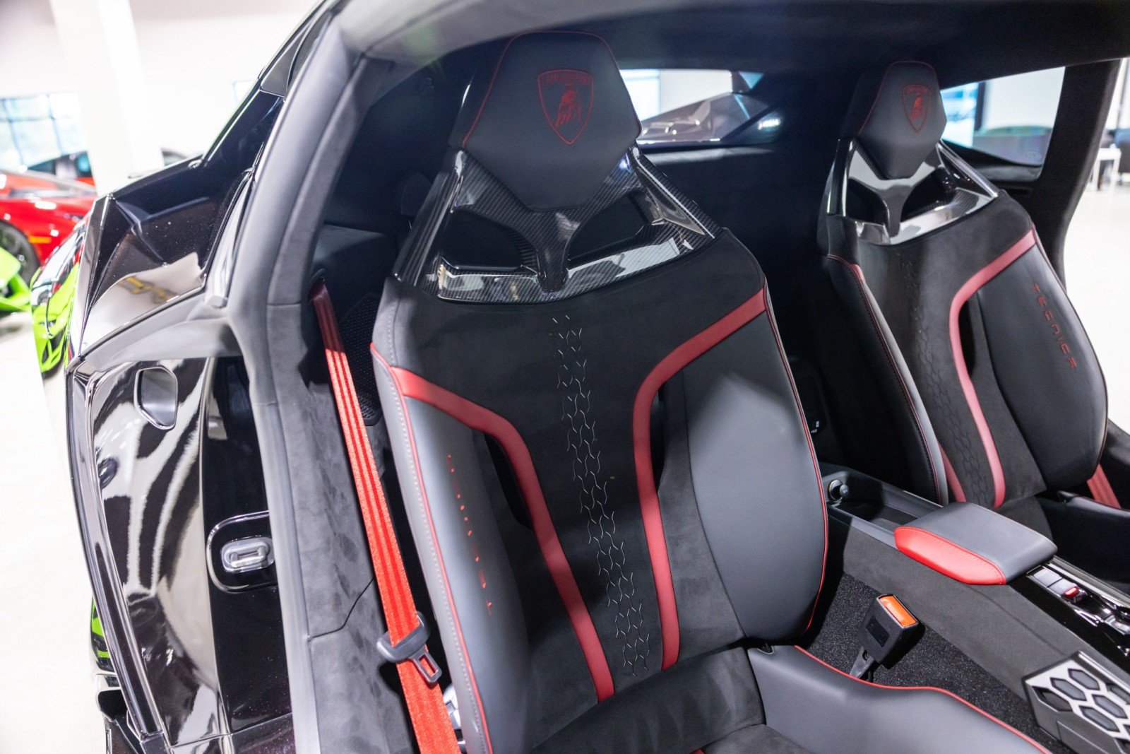 Used 2024 Lamborghini Huracan Tecnica RWD image 31