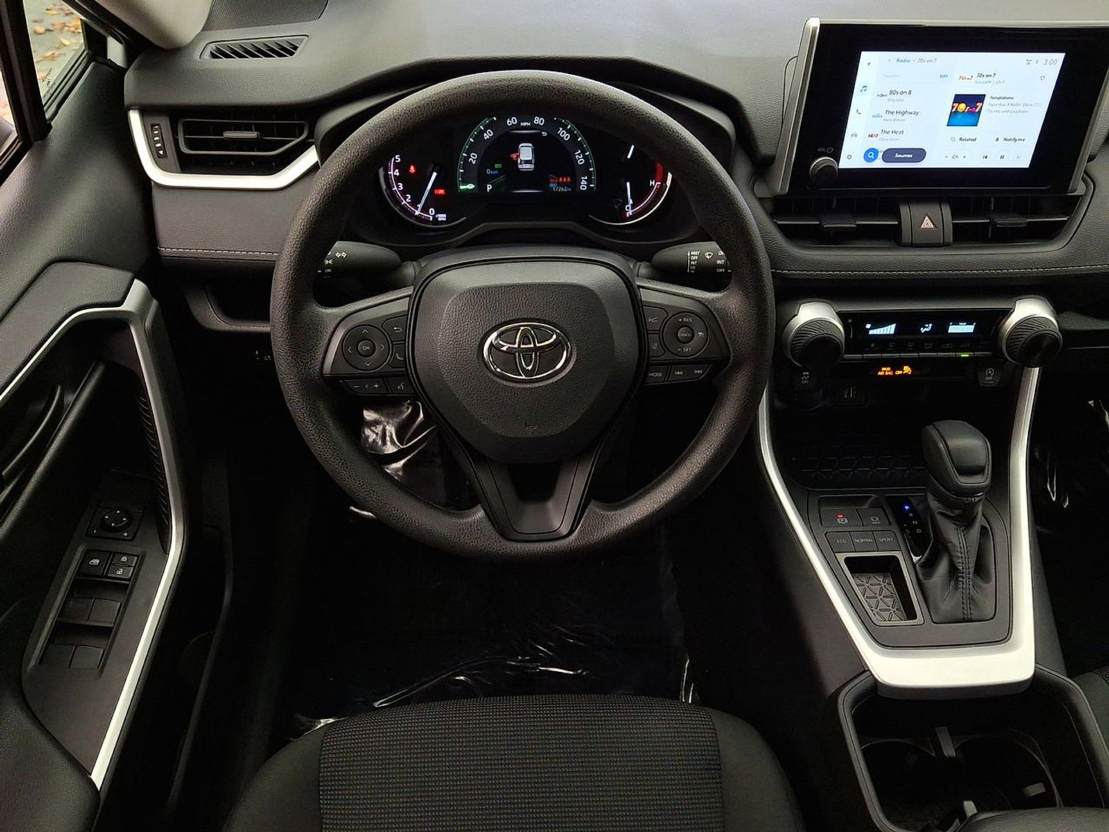 Certified 2025 Toyota RAV4 LE image 21