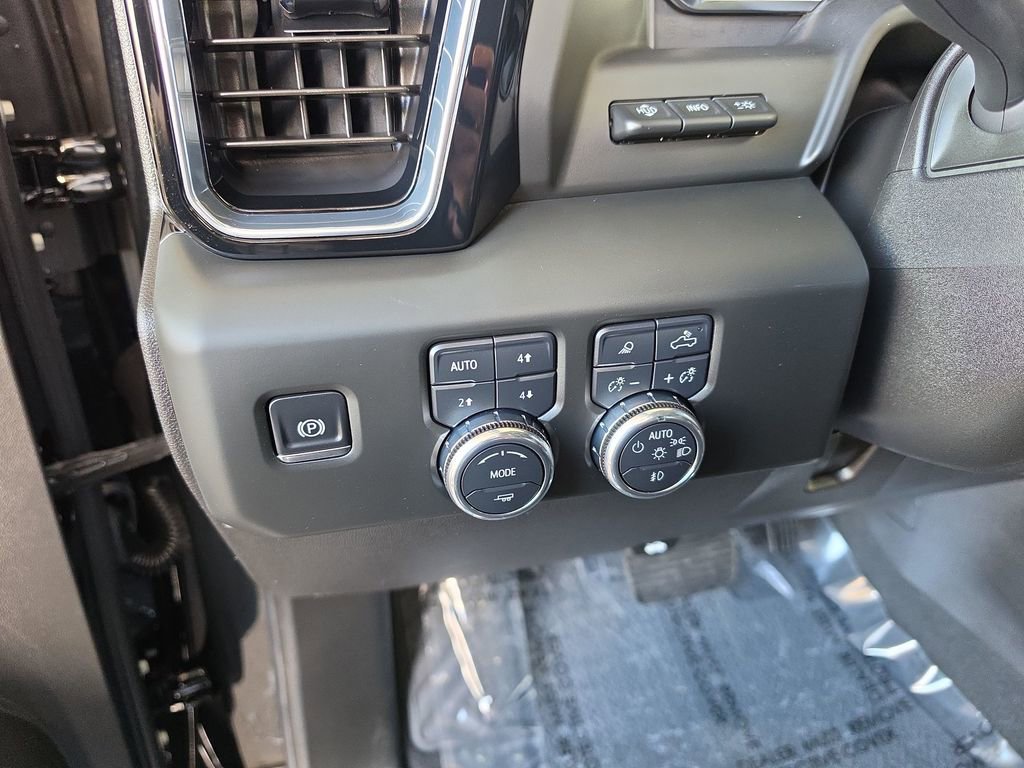 Certified 2025 GMC Sierra 3500 Denali w/ Denali Reserve Package image 21