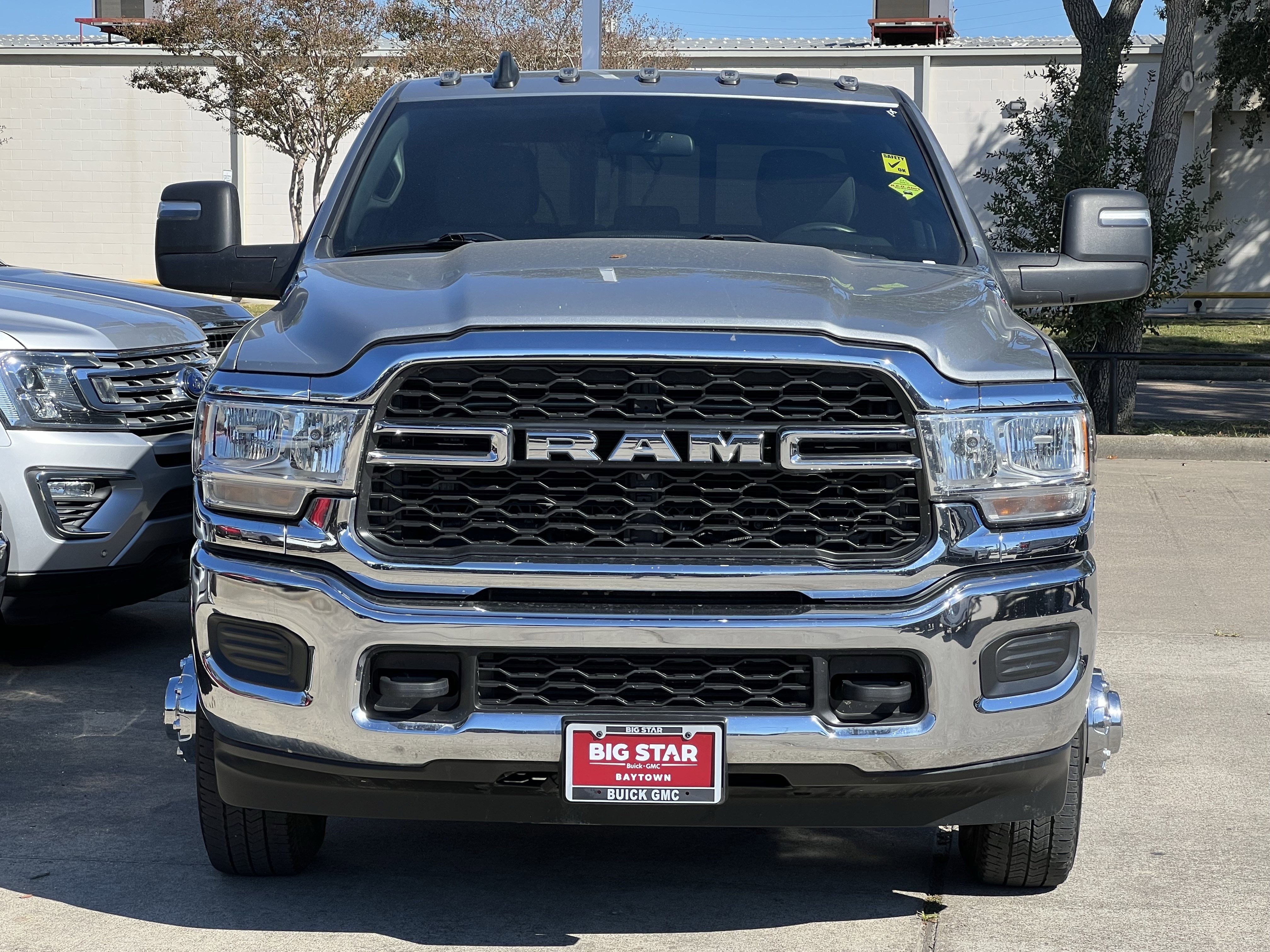 Used 2024 RAM 3500 Tradesman w/ Chrome Appearance Group image 6