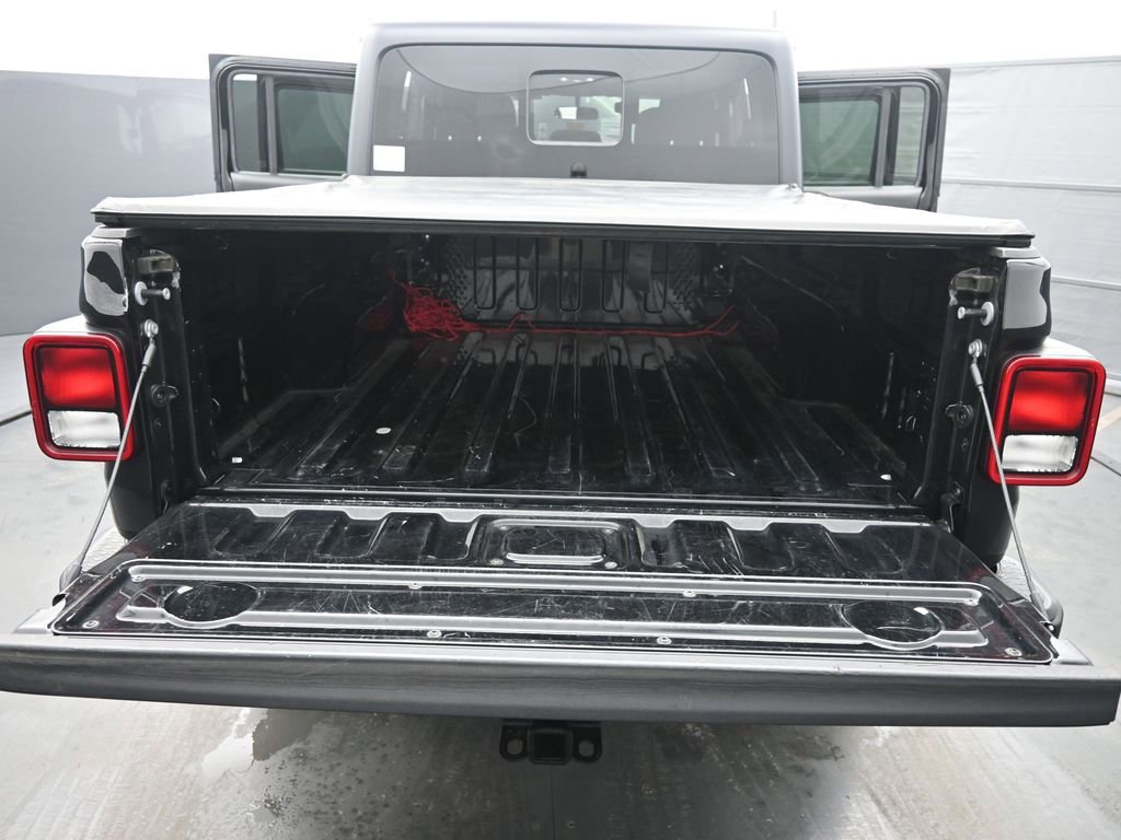 Used 2021 Jeep Gladiator Sport image 9