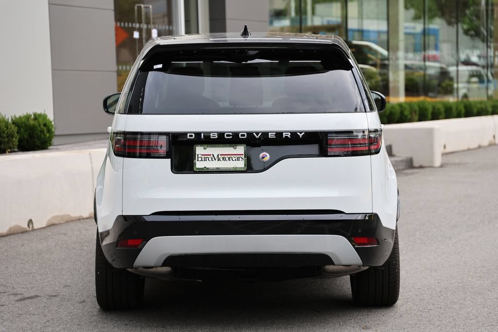 Used 2025 Land Rover Discovery Metropolitan Edition AWD/4WD image 3