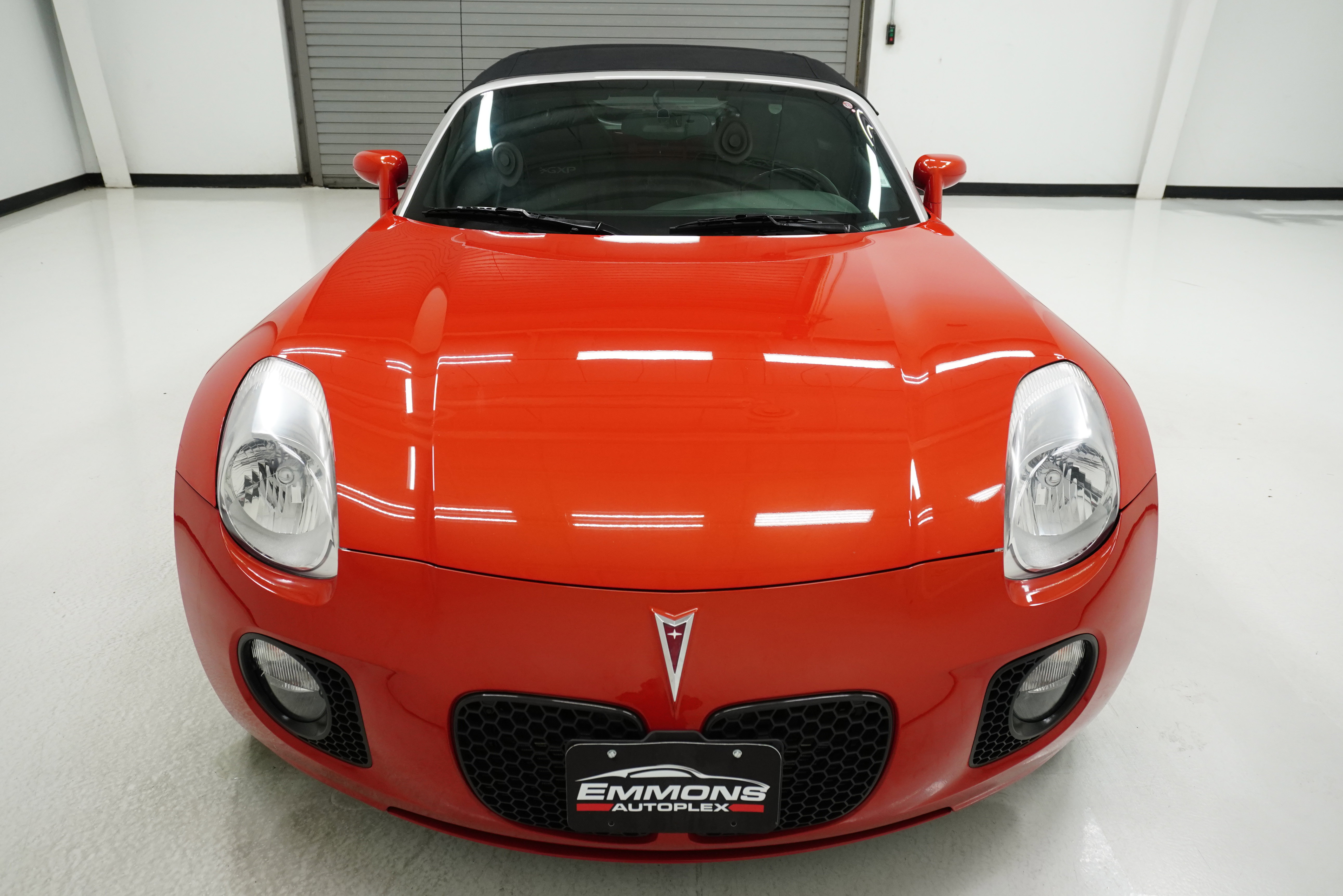 Used 2008 Pontiac Solstice GXP w/ Premium Package image 2