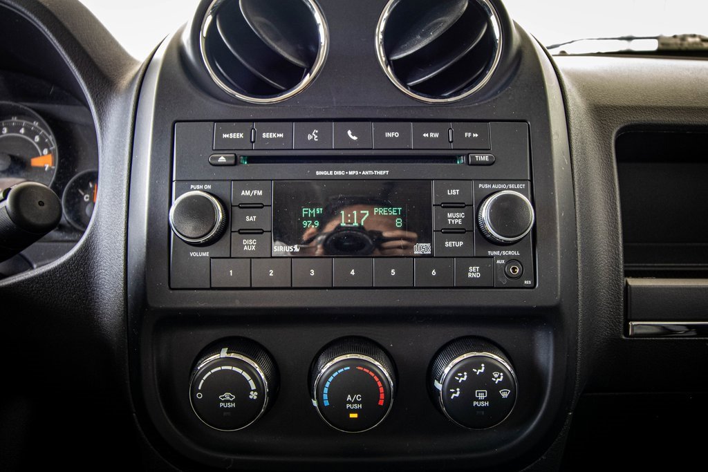 Used 2017 Jeep Patriot Latitude image 3