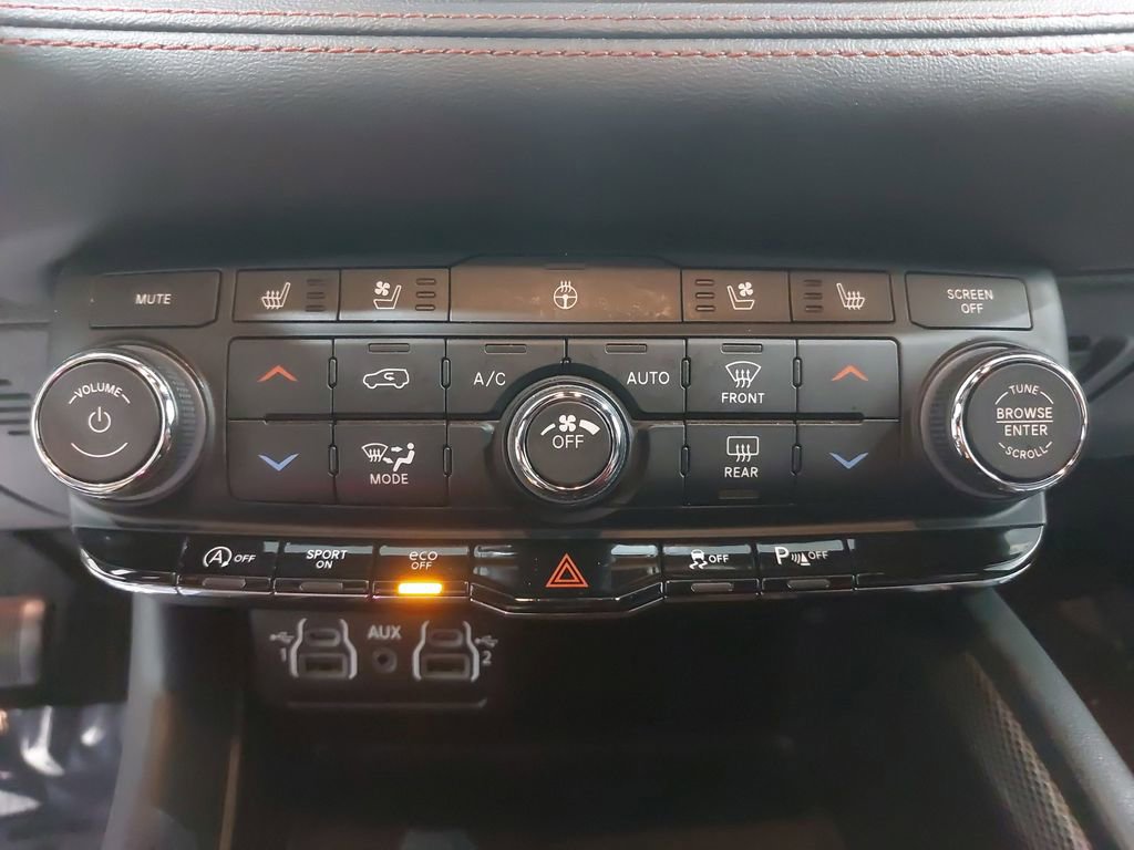 Used 2023 Dodge Durango GT image 23