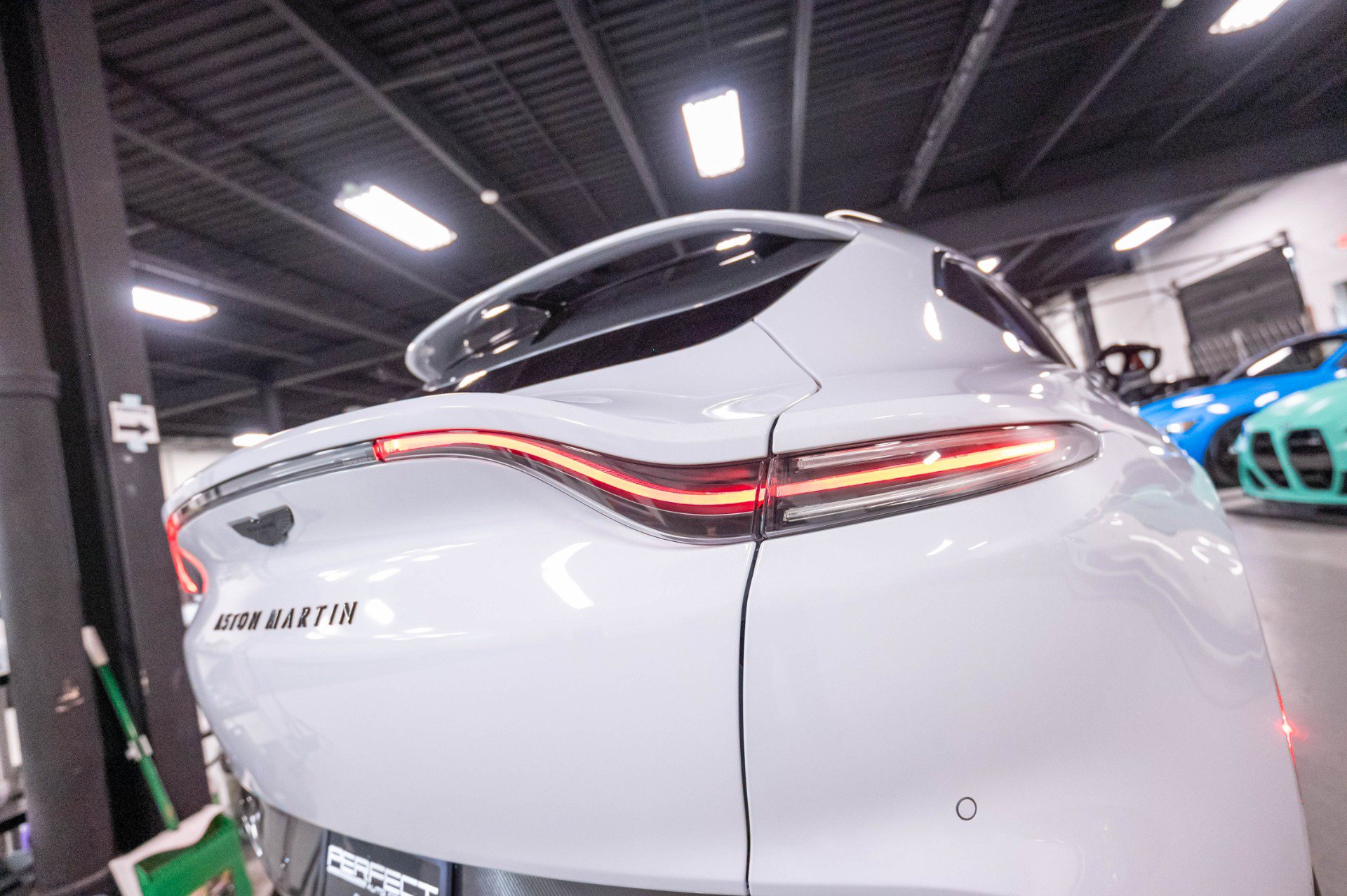 Used 2021 Aston Martin DBX AWD/4WD image 81