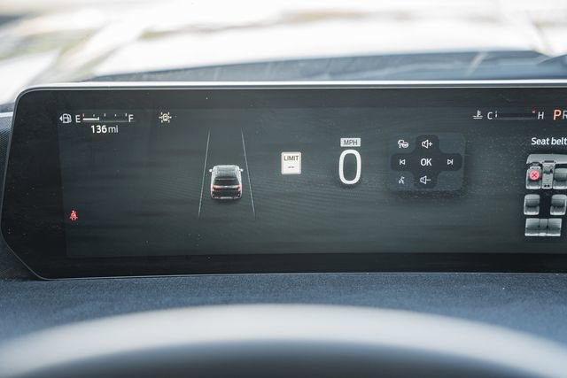 Used 2025 Ford Expedition Active image 57