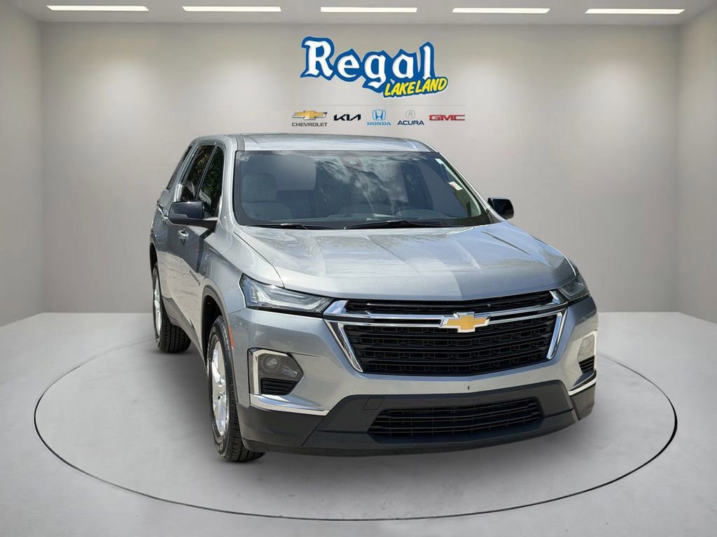 Used 2023 Chevrolet Traverse LS FWD video 1