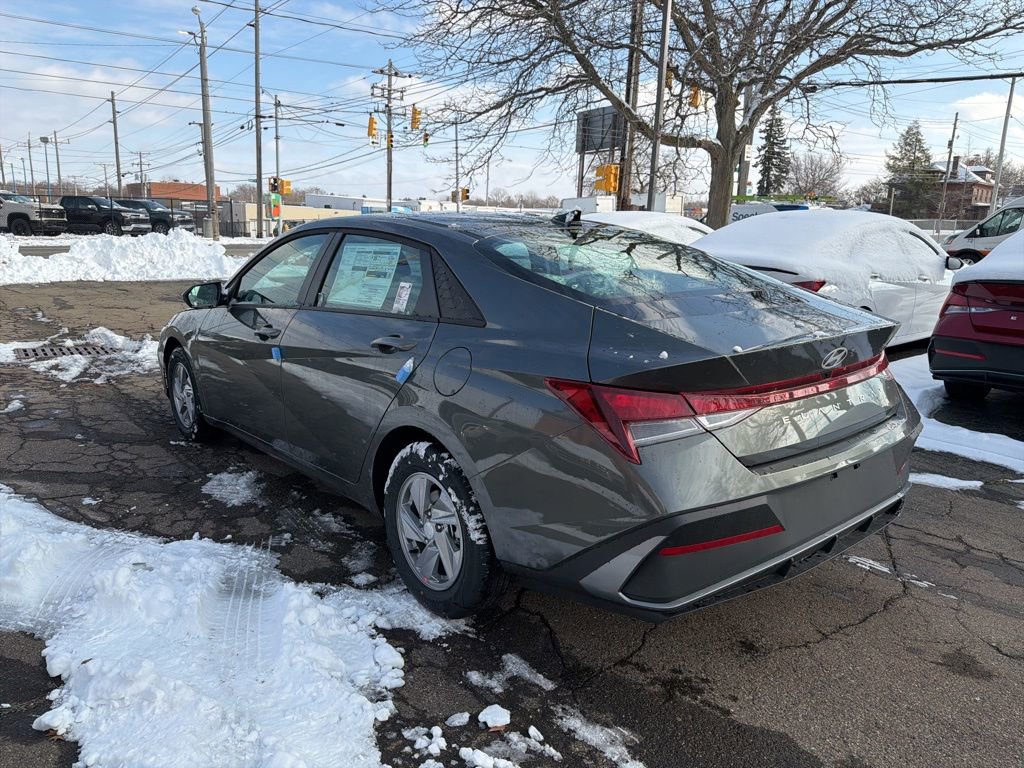 New 2026 Hyundai Elantra SE image 5