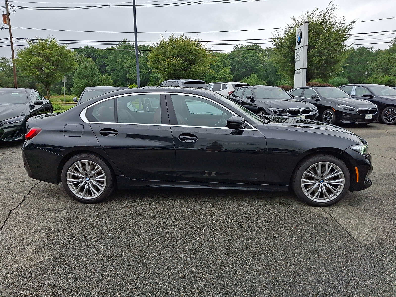 Used 2024 BMW 330i xDrive Sedan w/ Premium Package AWD/4WD image 8