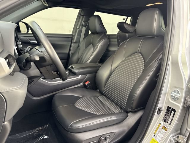 Used 2024 Toyota Highlander XSE AWD/4WD image 19