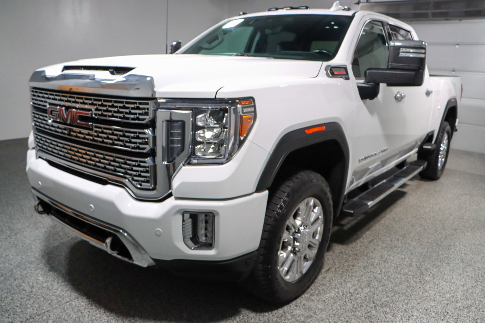 Used 2023 GMC Sierra 2500 Denali w/ Denali Ultimate Package image 1