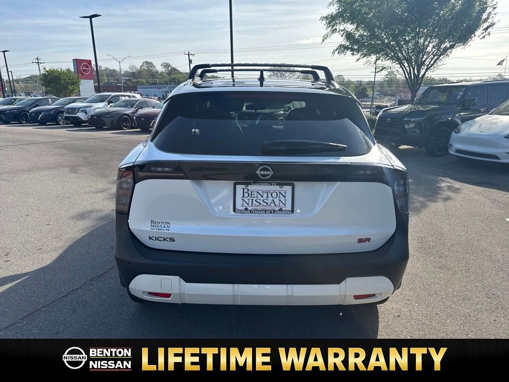 Used 2025 Nissan Kicks SR w/ SR Premium Package image 8