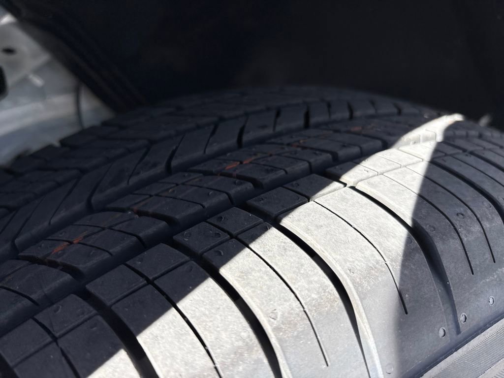 New 2026 Volkswagen Atlas Cross Sport SE image 28