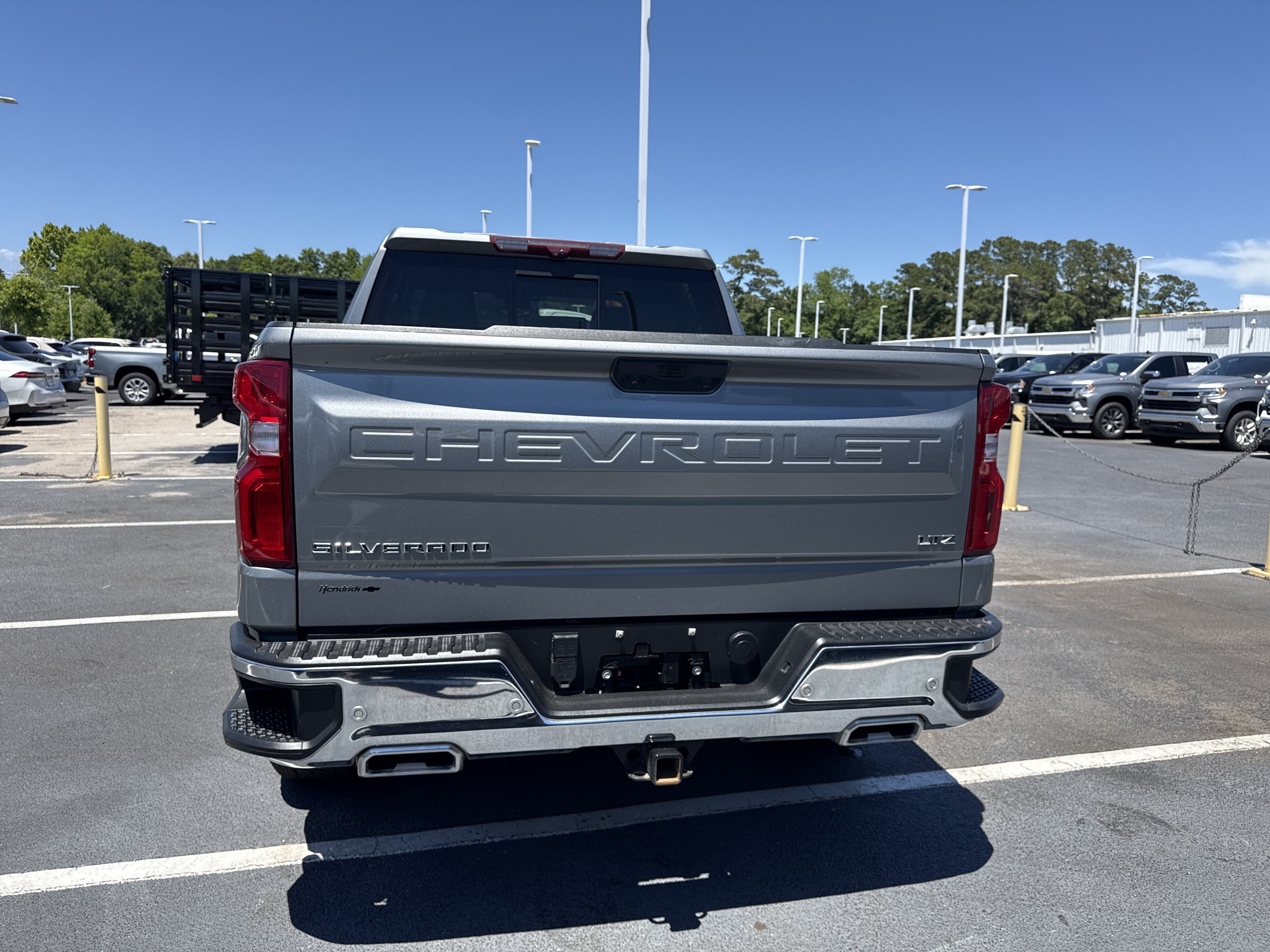 Used 2023 Chevrolet Silverado 1500 LTZ w/ Technology Package AWD/4WD image 15