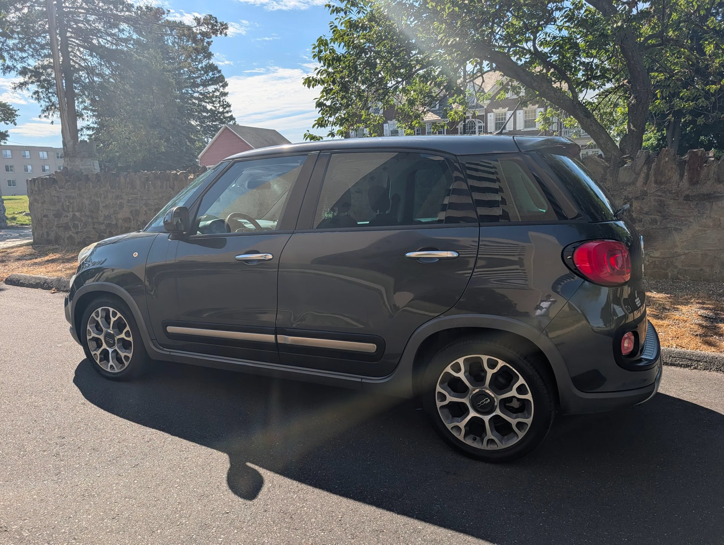 Used 2014 FIAT 500L Trekking w/ Popular Equipment Group FWD image 3