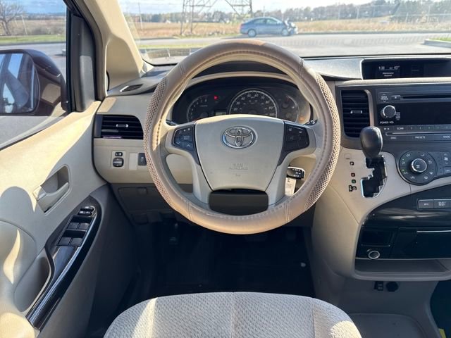 Used 2012 Toyota Sienna LE image 20