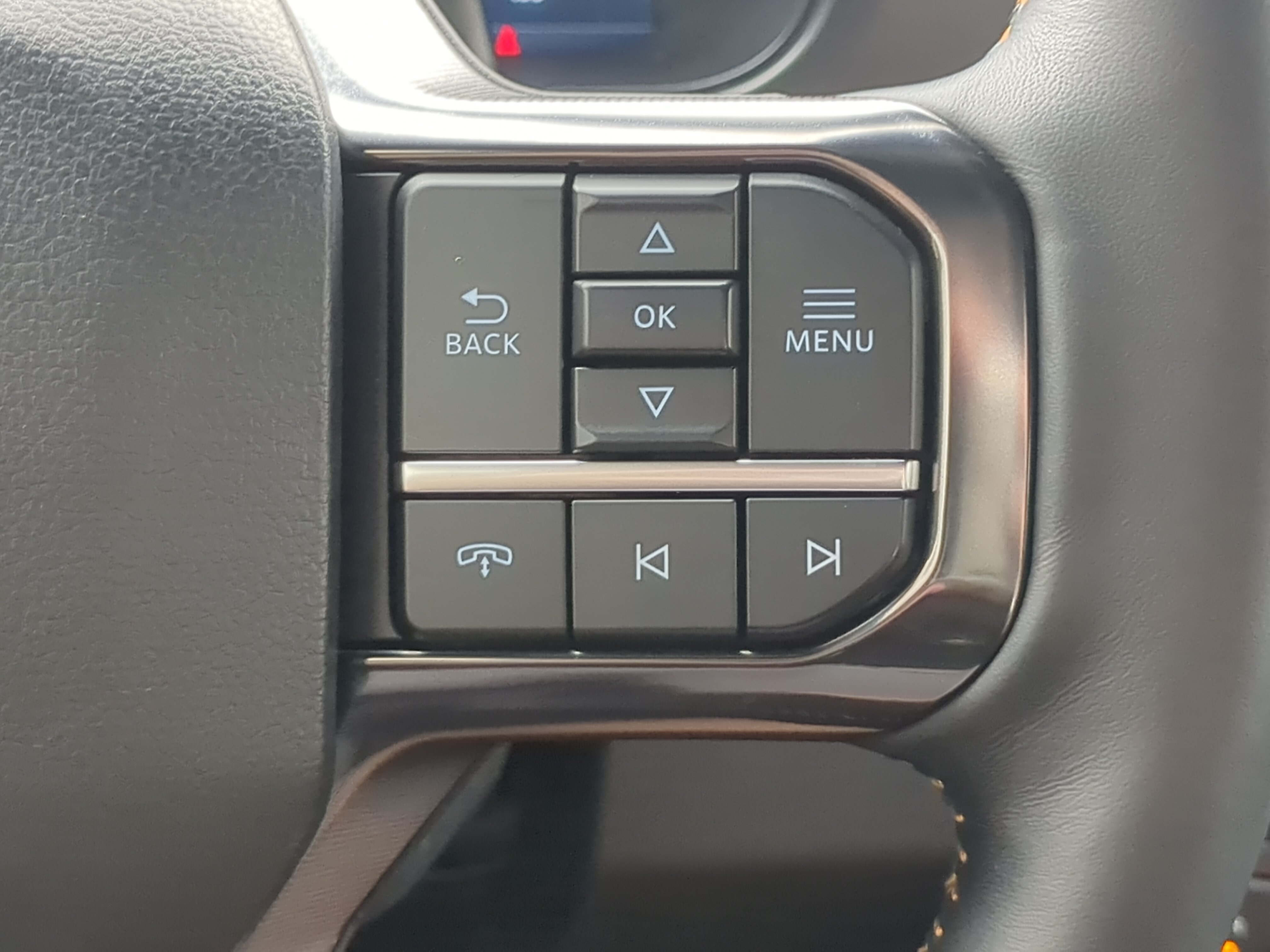 Used 2024 Ford F350 Platinum w/ Tremor Off-Road Package AWD/4WD image 25