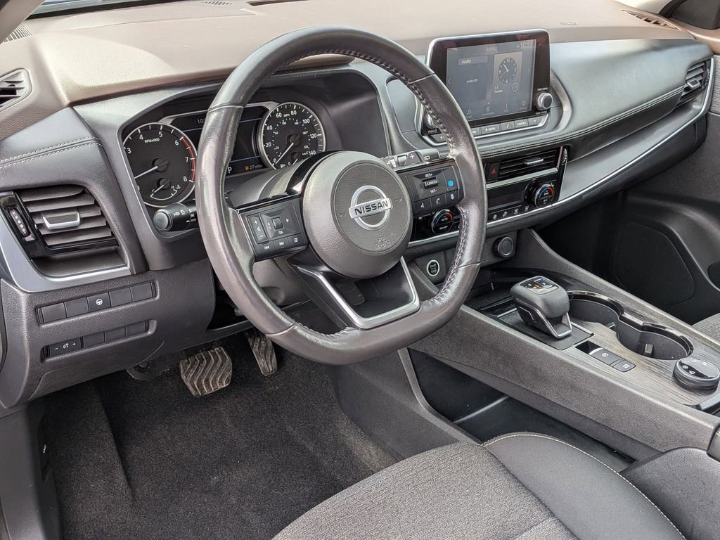 Used 2021 Nissan Rogue SV image 10