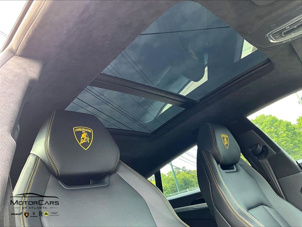 Used 2020 Lamborghini Urus AWD/4WD image 19