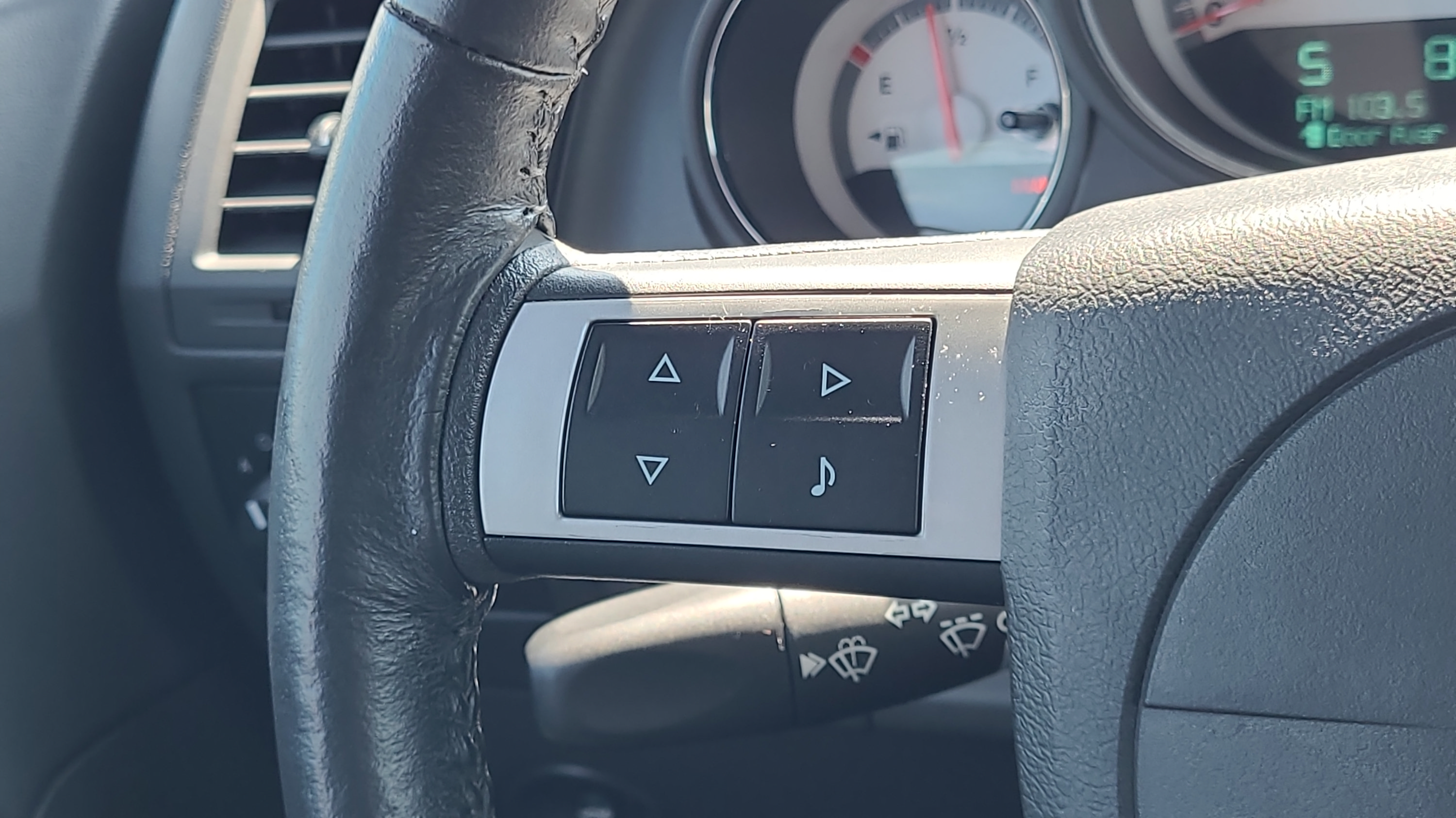 Used 2009 Dodge Challenger R/T RWD image 14