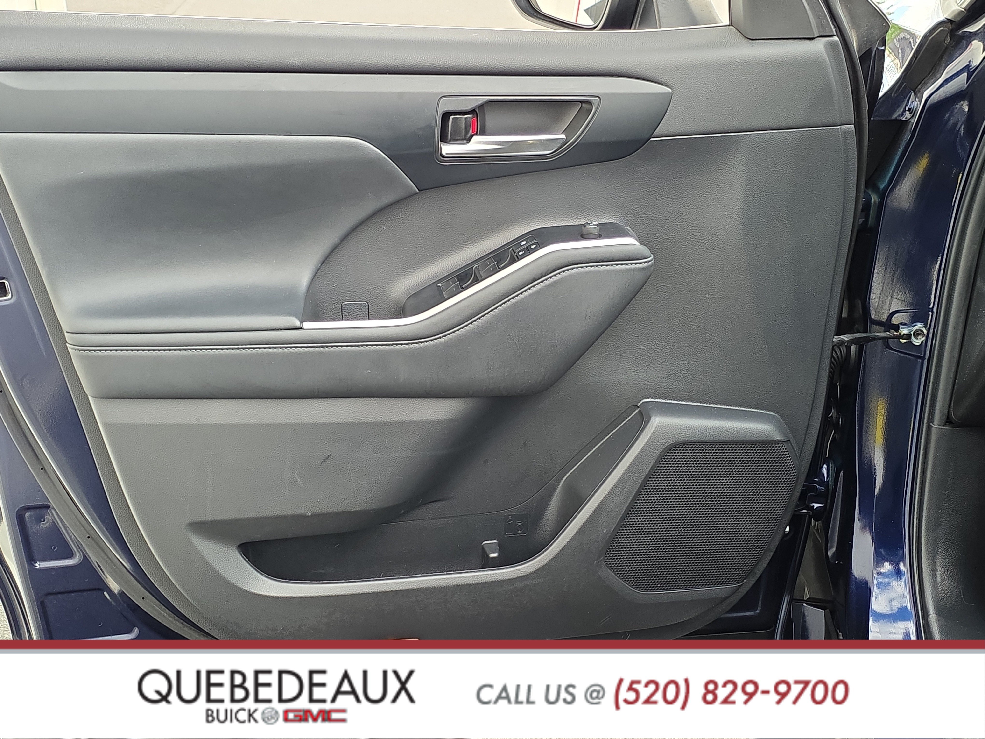 Used 2022 Toyota Highlander XLE FWD image 9