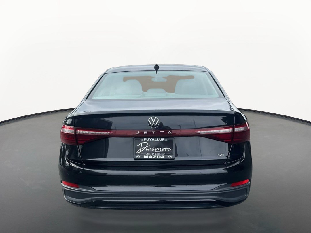 Used 2025 Volkswagen Jetta SE FWD image 4