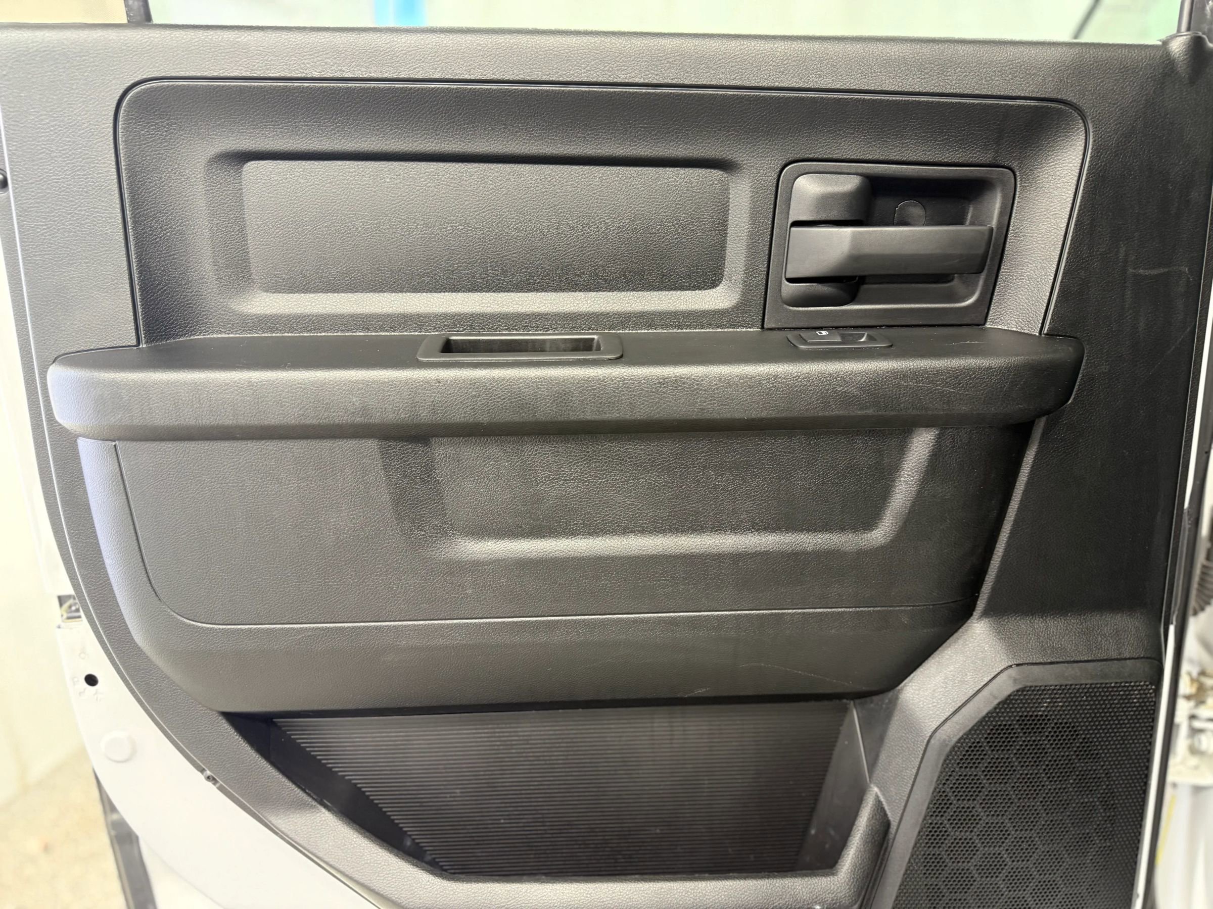 Used 2018 RAM 1500 SLT w/ Protection Group image 28