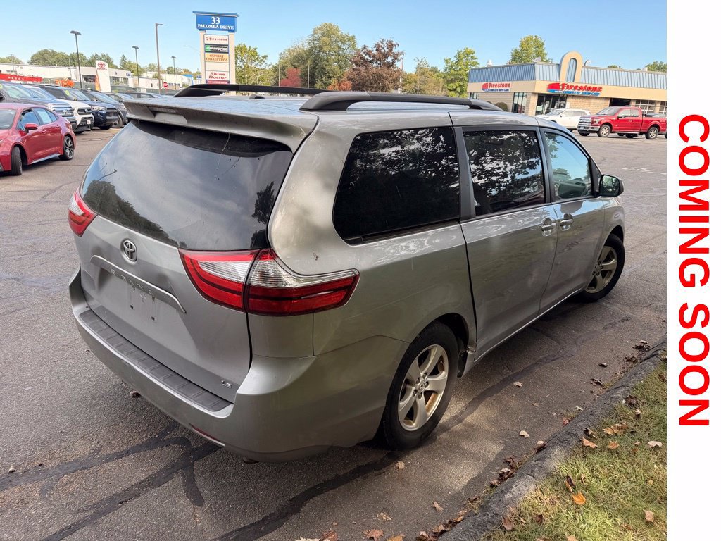 Used 2016 Toyota Sienna LE FWD image 9