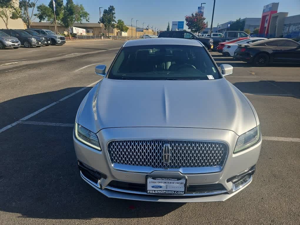 Used 2017 Lincoln Continental Select FWD image 2