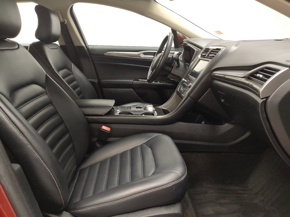 Used 2019 Ford Fusion SEL FWD image 21
