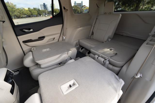 Used 2022 GMC Acadia Denali w/ Denali Ultimate Package image 32