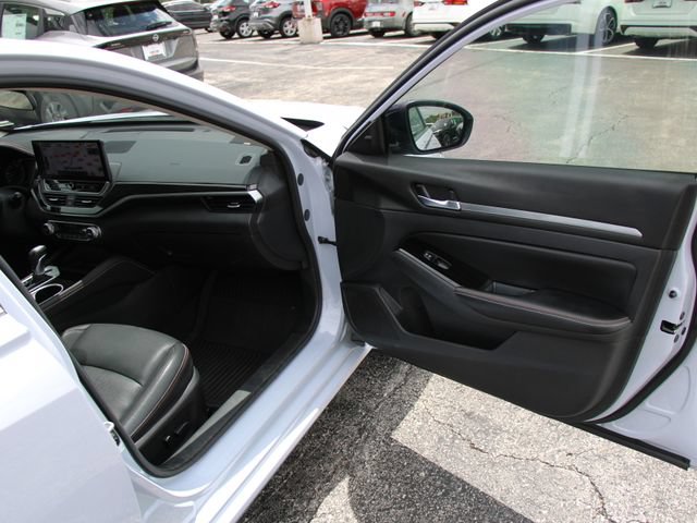 Certified 2024 Nissan Altima 2.0 SR FWD image 32