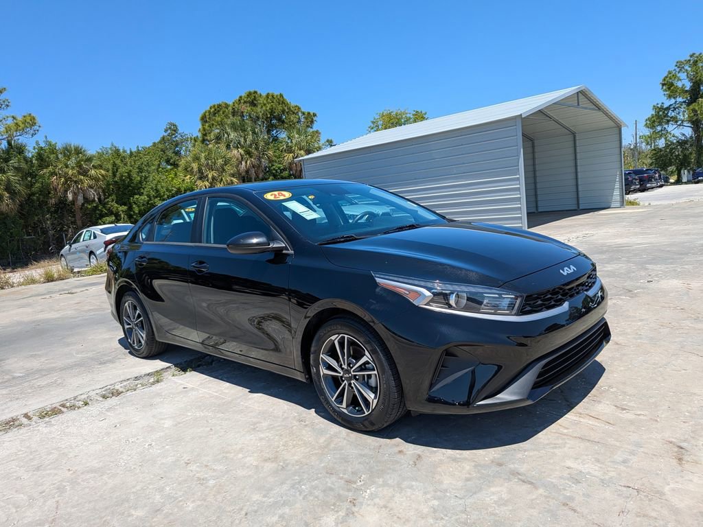 Certified 2024 Kia Forte LXS FWD image 2