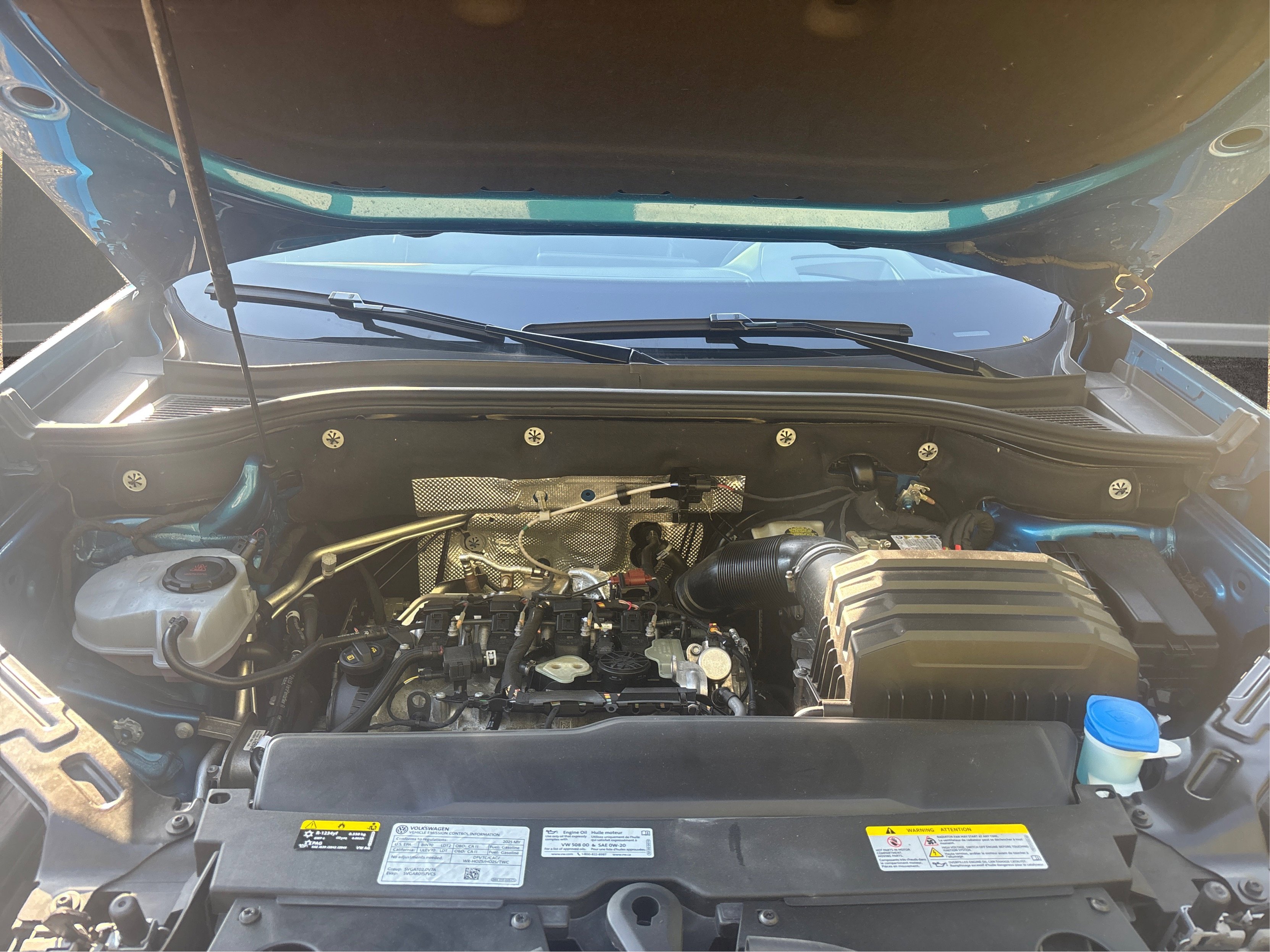 Used 2025 Volkswagen Atlas Cross Sport SEL Premium R-Line image 33