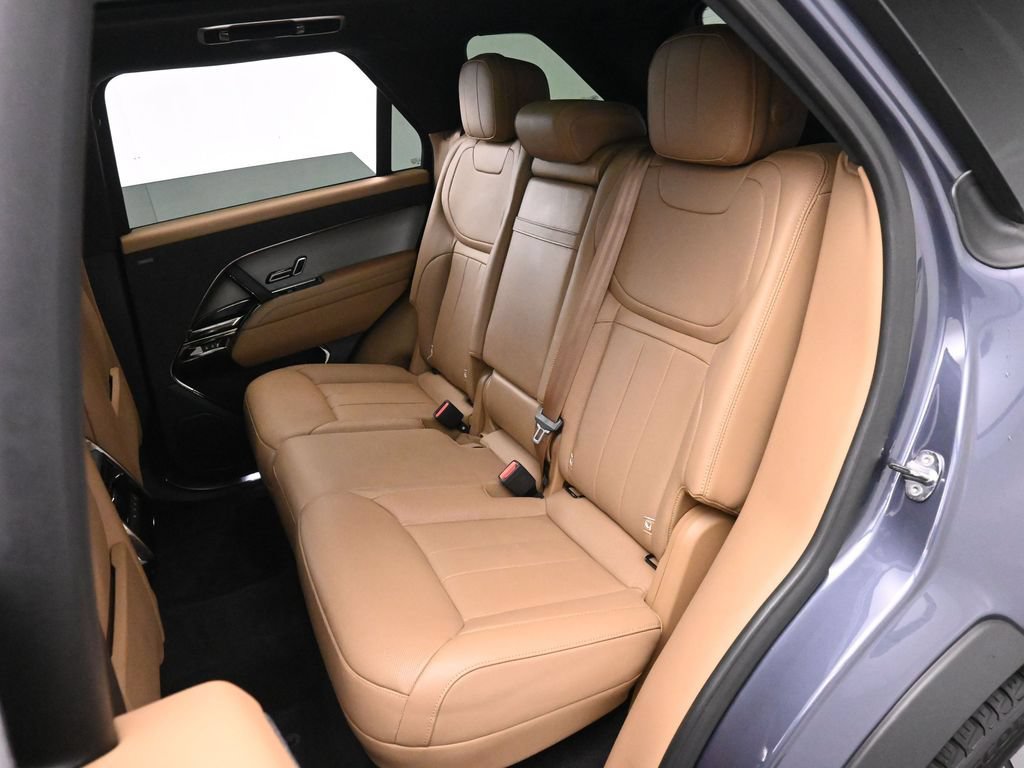 Used 2024 Land Rover Range Rover Sport SE AWD/4WD image 16