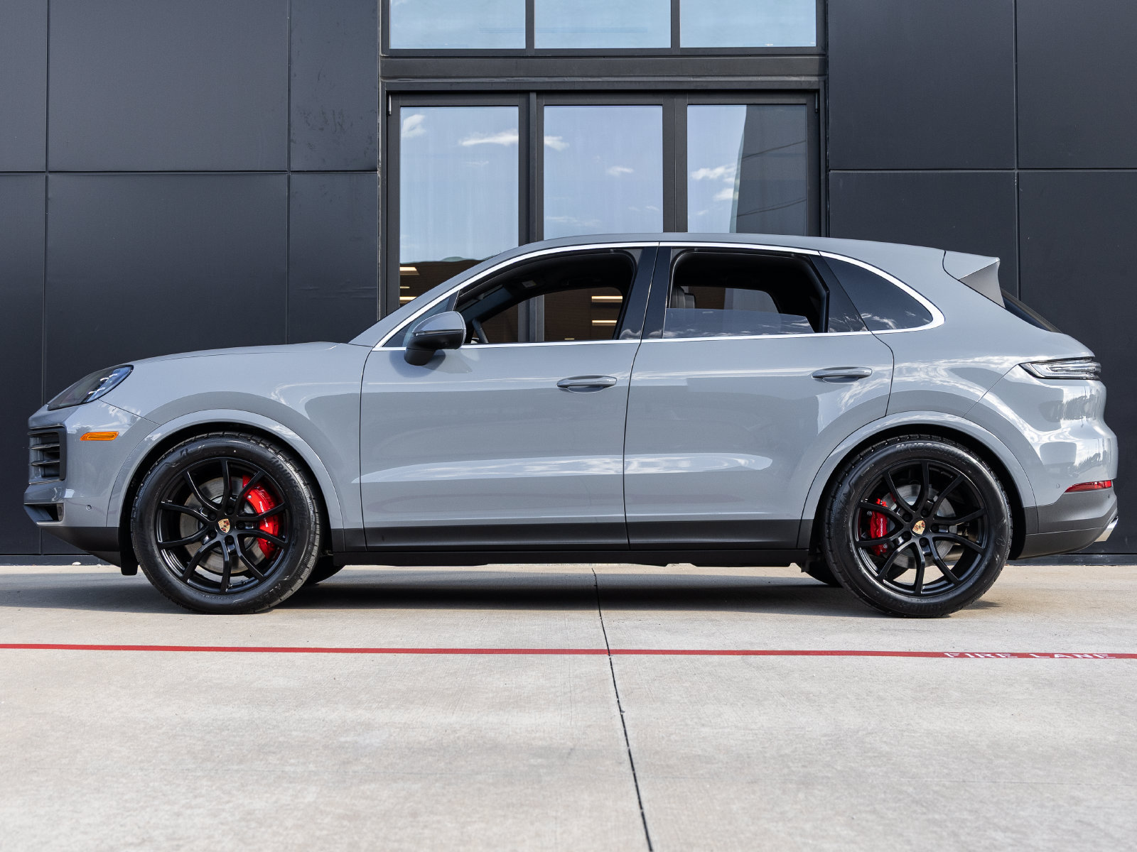 New 2026 Porsche Cayenne S AWD/4WD image 2