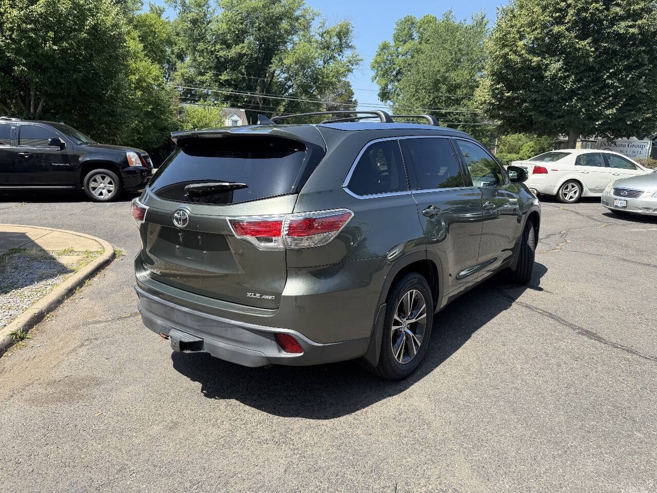 Used 2016 Toyota Highlander XLE AWD/4WD image 7