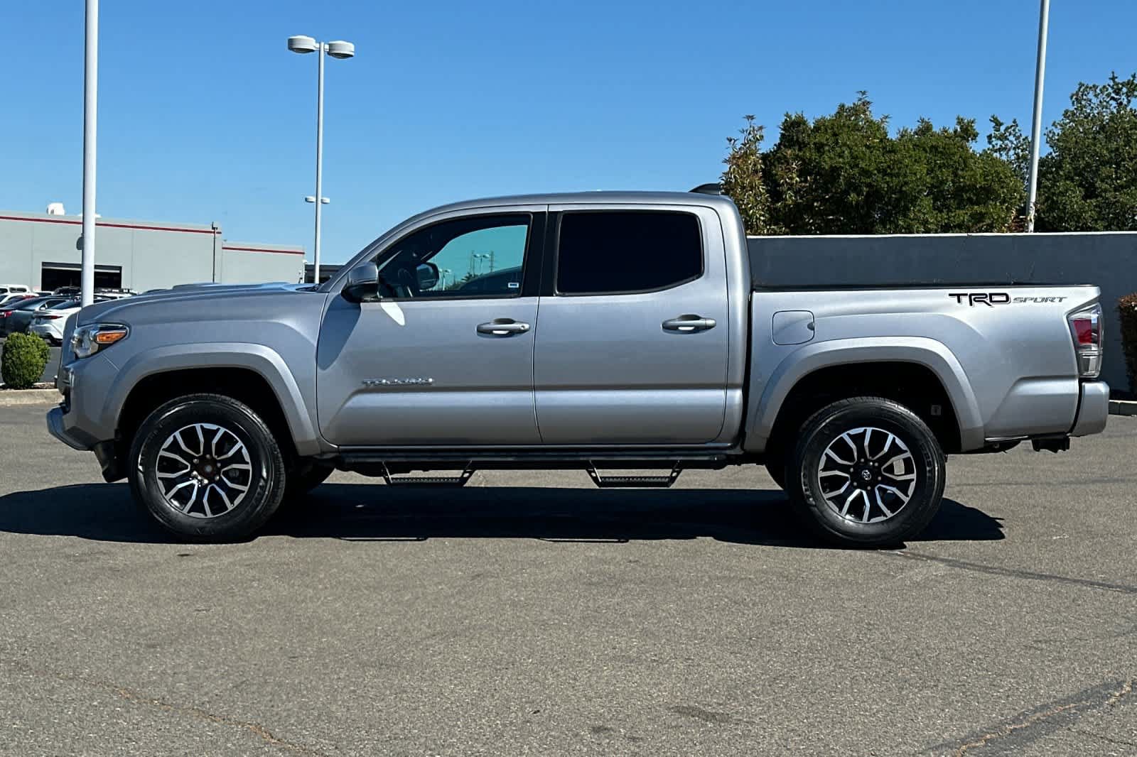 Used 2021 Toyota Tacoma TRD Sport w/ Technology Package RWD image 9