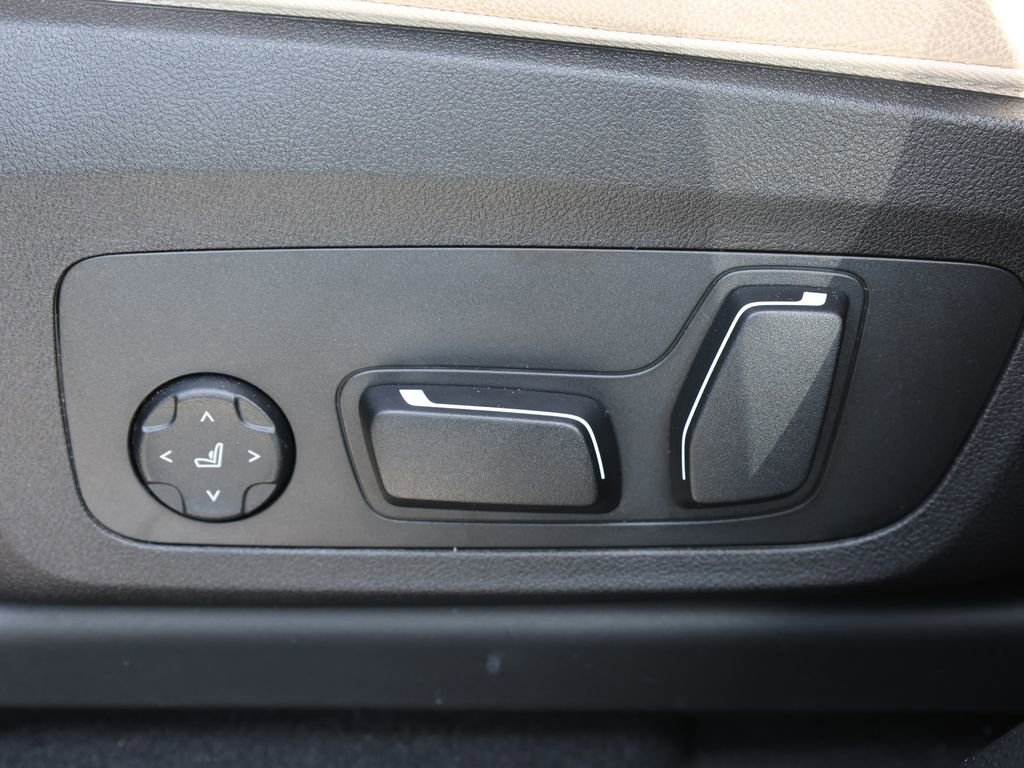 Used 2025 BMW X4 xDrive30i image 17