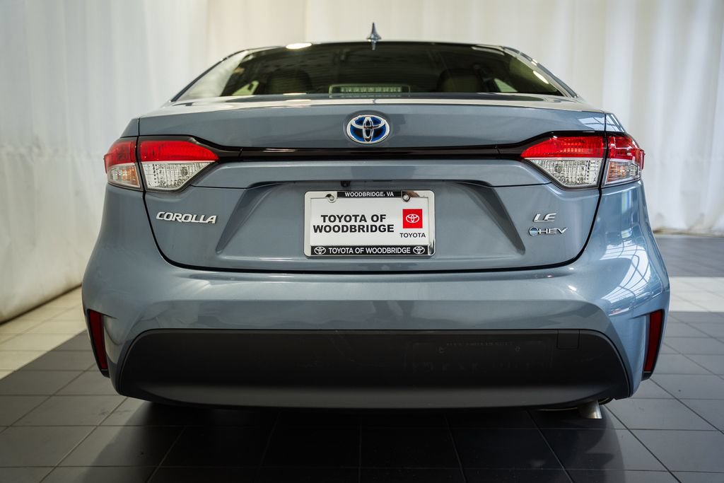 Used 2025 Toyota Corolla LE w/ LE Premium Package FWD image 5
